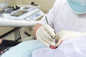 歯の詰め物による金属アレルギーについて