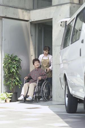 安心できる医師の人柄が人気の理由